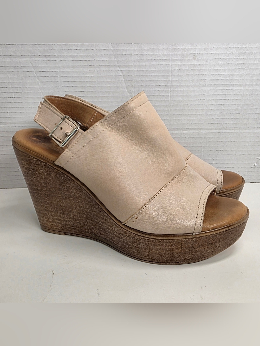 Anthropologie Barbara Barbieri Leather Cream Wedge Sandals Sz 8